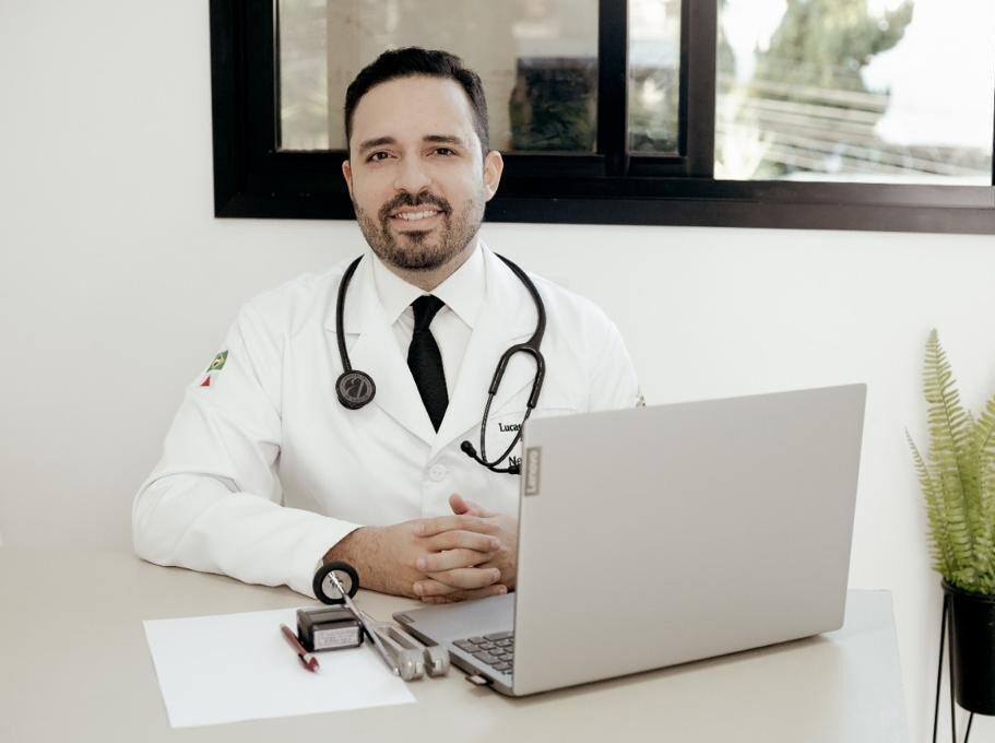 Dr. Lucas Durães